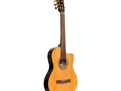 STAGG GUITARRA CLASICA STAGG 1/2 CAJA DE PINO-EQ 5 BANDAS Y AFINADOR- CON CORTE