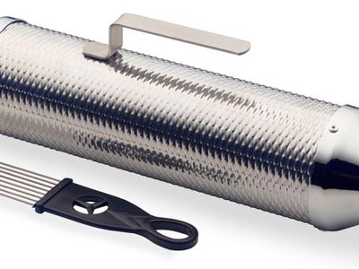 STAGG GUIRO DE METAL STAGG TORPEDO CON PEINE RASPADOR