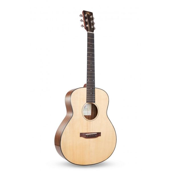 Guitarra Electroacustica | Cuerpo Mini Grand Symphony | Pream Fishman | Mastil de caoba | Tapa Picea | Fondo y Aro de Nogal | Clavijas Die-Cast | Color Natural Mate